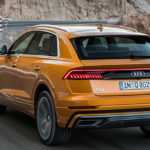 Audi Q8 en marche vue arrière