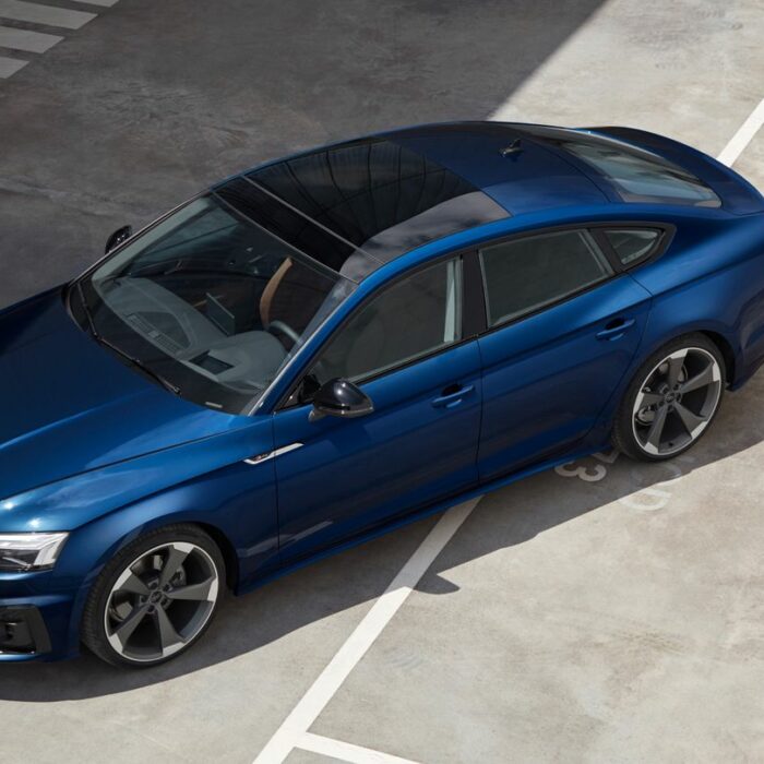 A5 sportback garée sur parking