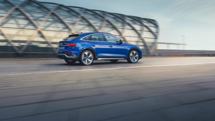 Audi Q5 sportback de côté dos