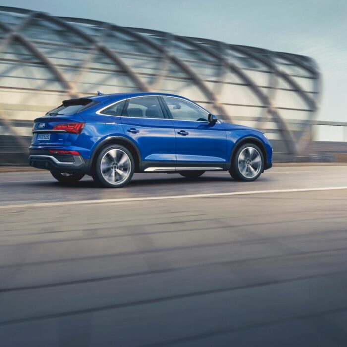 Audi Q5 sportback de côté dos