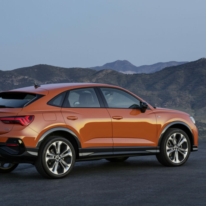 Location Audi Q3 Sportback vu de côté