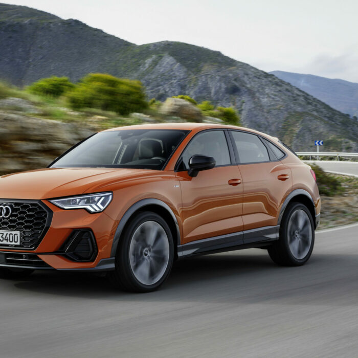 Location Audi Q3 Sportback sur route