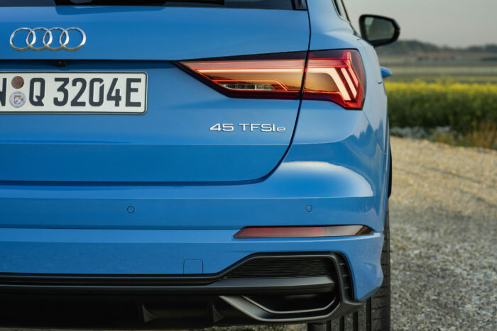 phare audi Q3 de dos