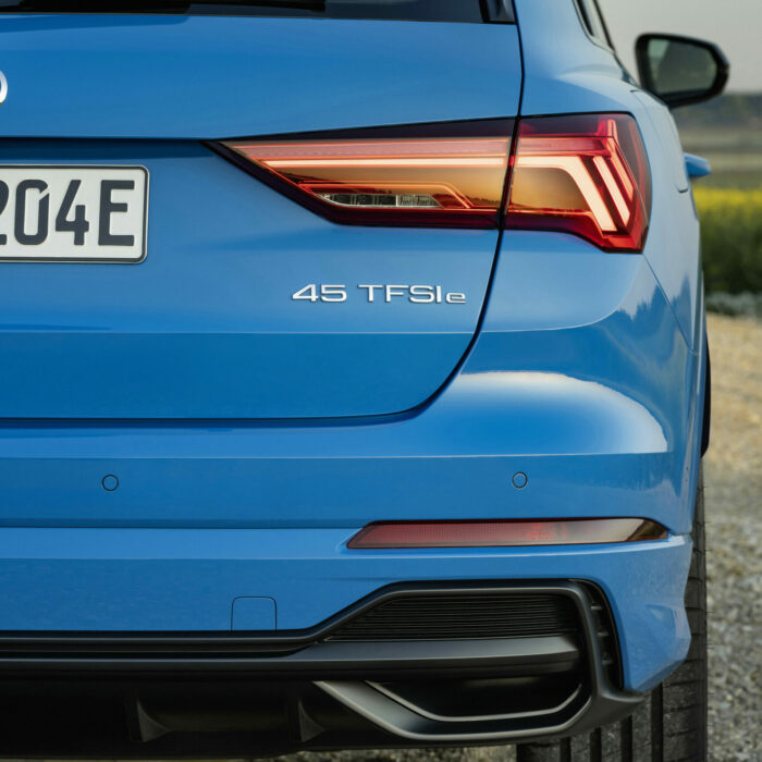 phare audi Q3 de dos