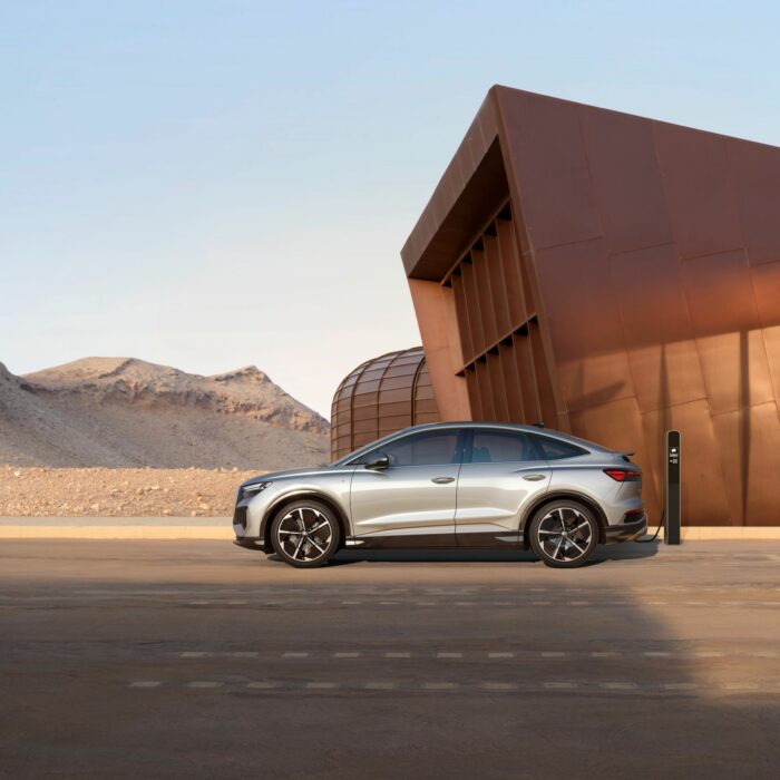 Audi Q4 Sportback e-tron qui charge