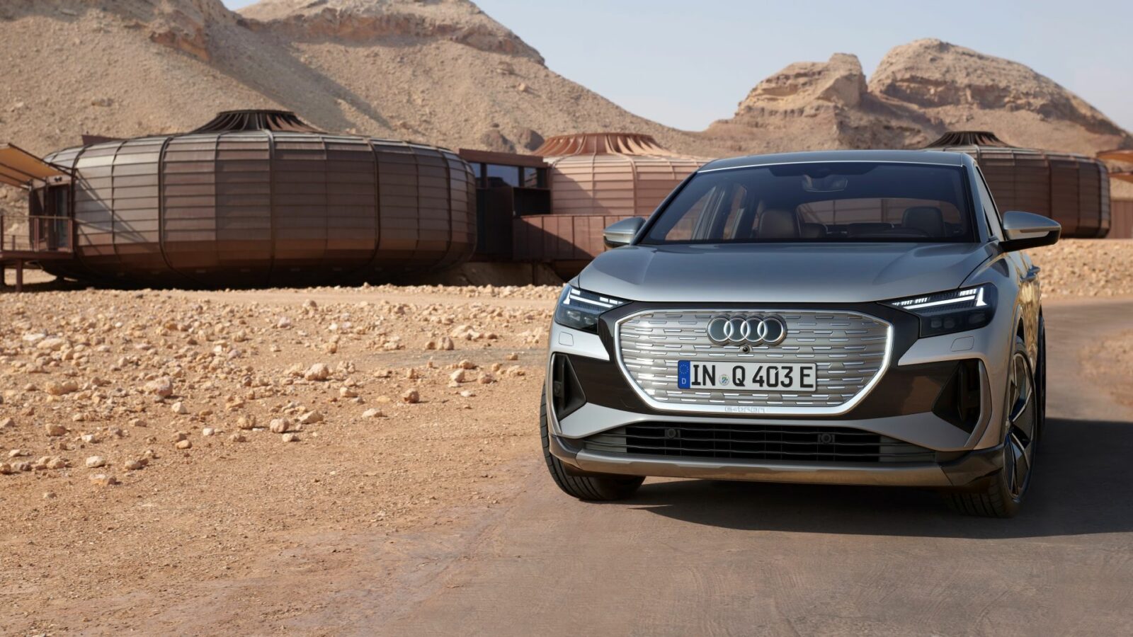 voiture_audi_garée_dans_le_désert Audi Q4 Sportback e-tron