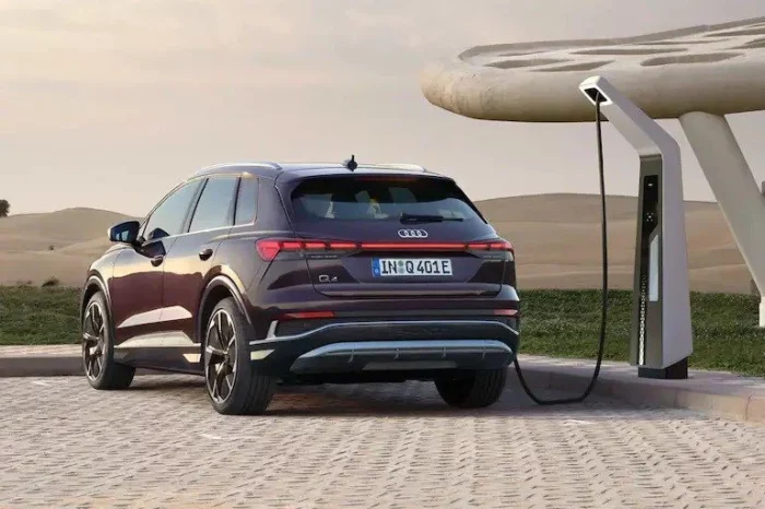 arriere-q4 voiture qui charge
