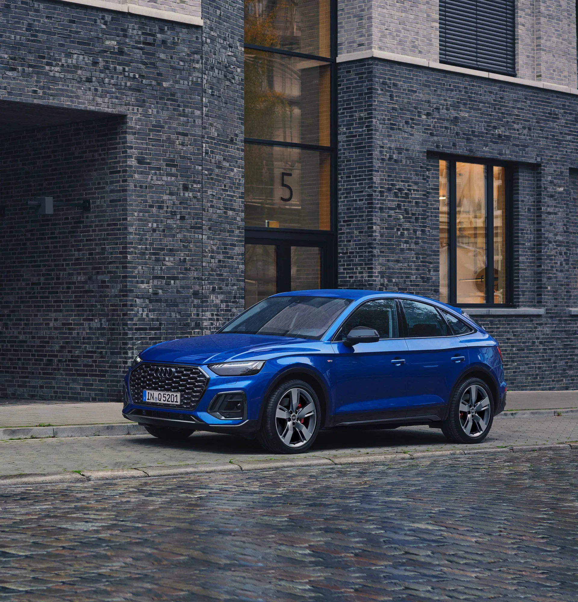 audi Q5 Sportback de côté