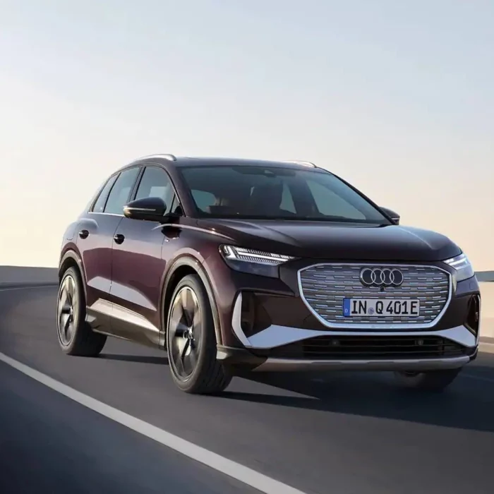 avant- audi q4 sur route