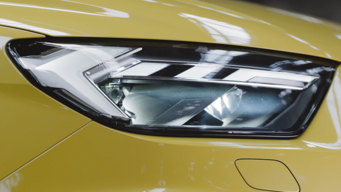 zoom phare audi A1